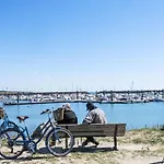 度假居 Charme Et Confort En Bord De By Interhome