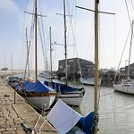 度假居 Charme Et Confort En Bord De By Interhome