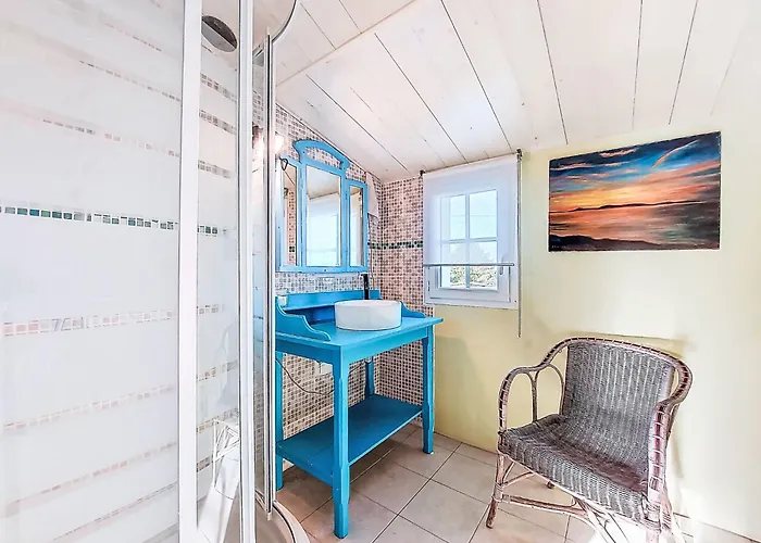 Charme Et Confort En Bord De By Interhome