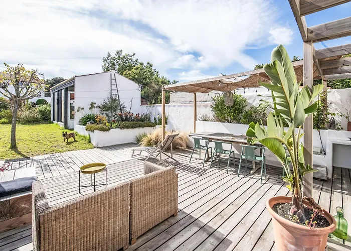 Charme Et Confort En Bord De By Interhome Casa vacanze