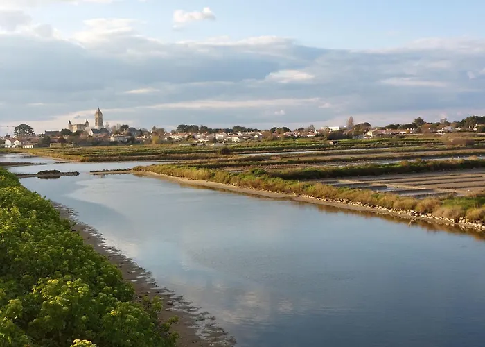 Charme Et Confort En Bord De By Interhome Casa vacanze